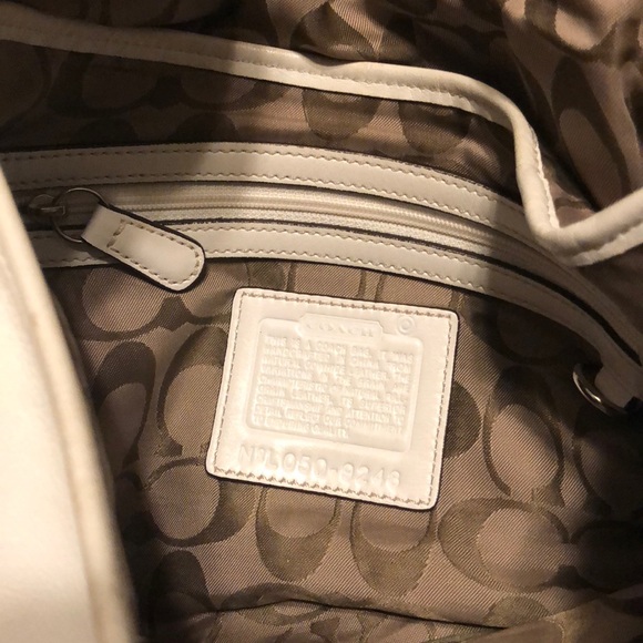 White Coach Handbag purse - Picture 4 of 4